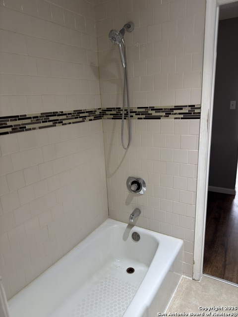 Image 12 of 14 For 4906 Ali Ave #1
