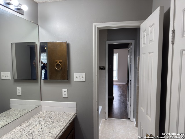 Image 13 of 14 For 4906 Ali Ave #1