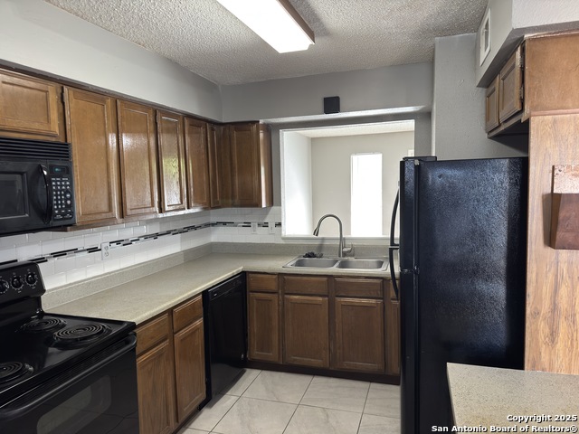 Image 3 of 14 For 4906 Ali Ave #1