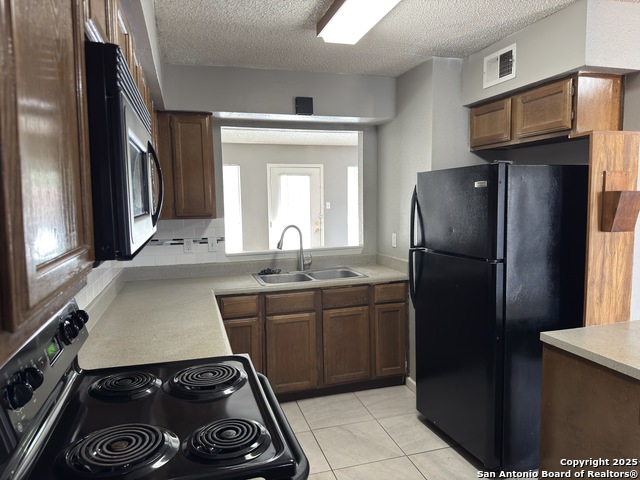 Image 4 of 14 For 4906 Ali Ave #1