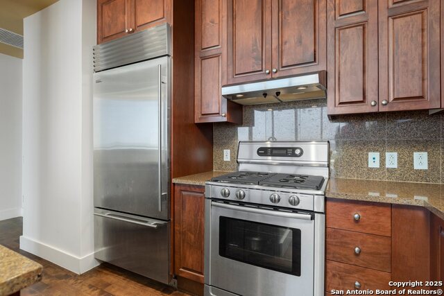 Image 11 of 39 For 610 Market Unit 2510