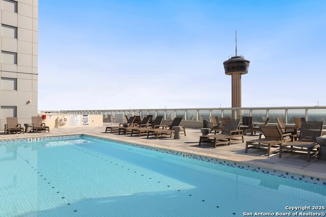 Image 18 of 39 For 610 Market Unit 2510