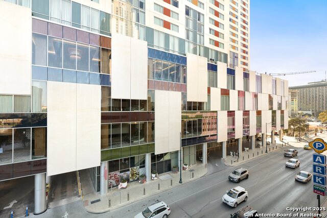 Image 23 of 39 For 610 Market Unit 2510