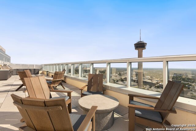 Image 27 of 39 For 610 Market Unit 2510