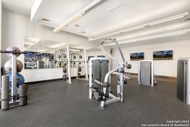 Image 29 of 39 For 610 Market Unit 2510