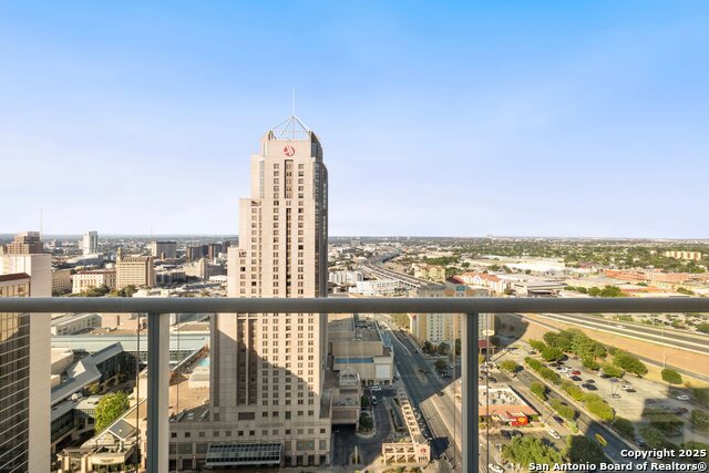 Image 30 of 39 For 610 Market Unit 2510