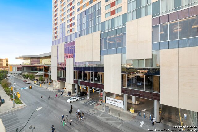 Image 32 of 39 For 610 Market Unit 2510