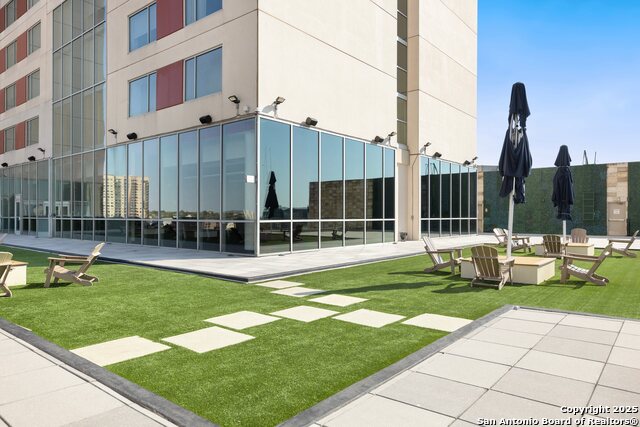 Image 33 of 39 For 610 Market Unit 2510