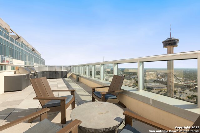 Image 34 of 39 For 610 Market Unit 2510