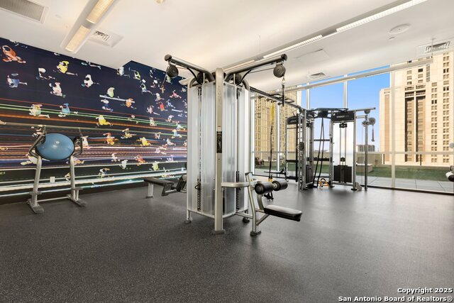 Image 36 of 39 For 610 Market Unit 2510