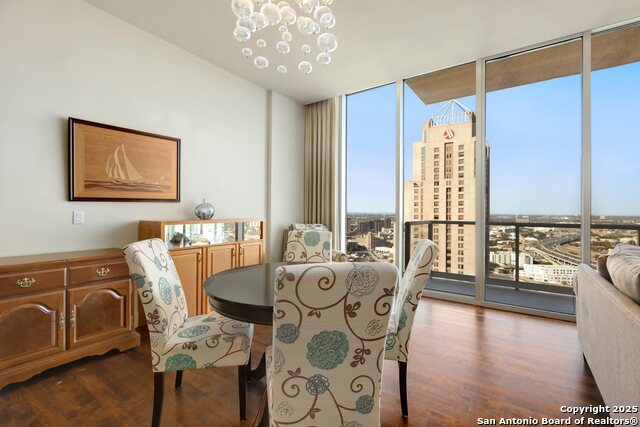 Image 5 of 39 For 610 Market Unit 2510