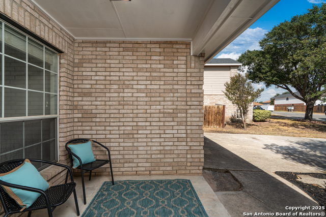 Image 4 of 39 For 4907 Wood Glen
