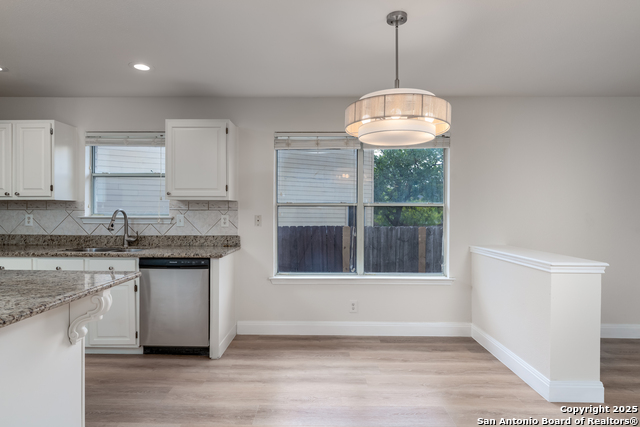 Image 9 of 39 For 4907 Wood Glen