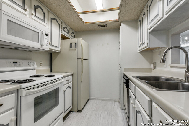 Image 15 of 20 For 11843 Braesview 713