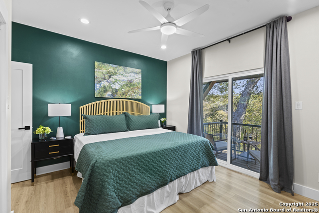 Listing photo id 14 for 6790 River  