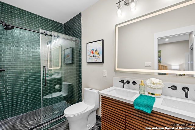 Listing photo id 15 for 6790 River  