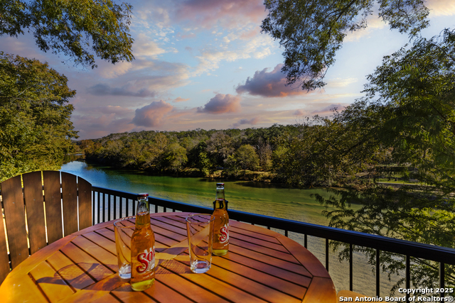 Listing photo id 25 for 6790 River  