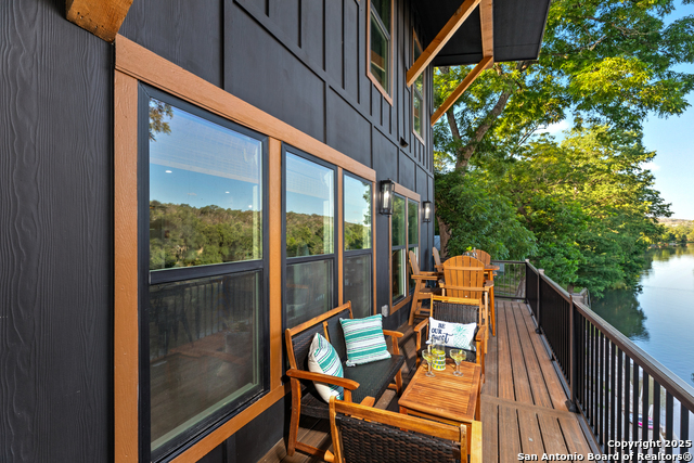 Listing photo id 27 for 6790 River  