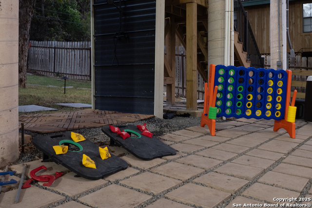 Listing photo id 28 for 6790 River  