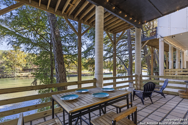 Listing photo id 29 for 6790 River  