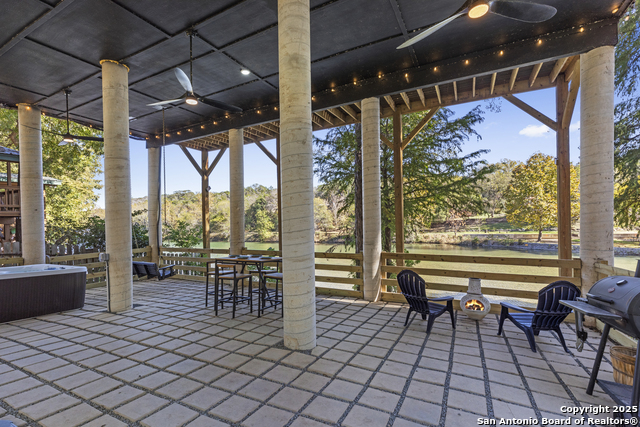 Listing photo id 30 for 6790 River  