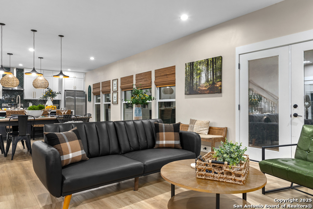 Listing photo id 6 for 6790 River  