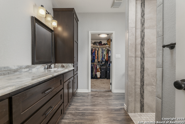 Image 13 of 25 For 752 Crestview