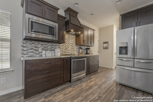 Image 4 of 25 For 752 Crestview