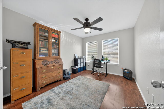 Listing photo id 19 for 3407 Bisley Pass