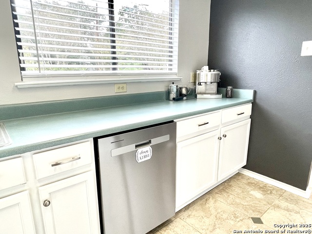 Image 25 of 37 For 9306 Sunlit  