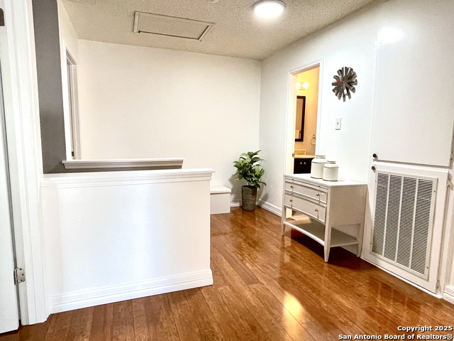 Image 32 of 37 For 9306 Sunlit  