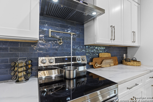 Image 10 of 50 For 6789 River