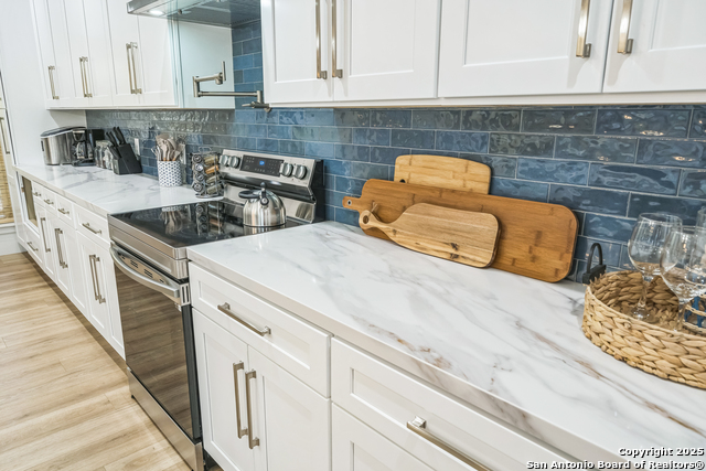 Image 12 of 50 For 6789 River