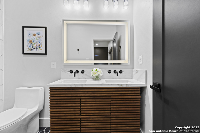 Image 33 of 50 For 6789 River