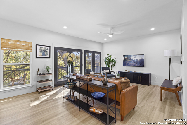 Image 6 of 50 For 6789 River