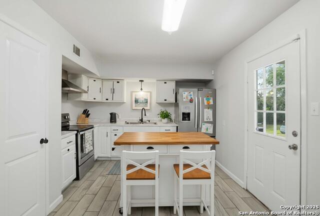 Image 11 of 49 For 807 Ne Frontage Rd.