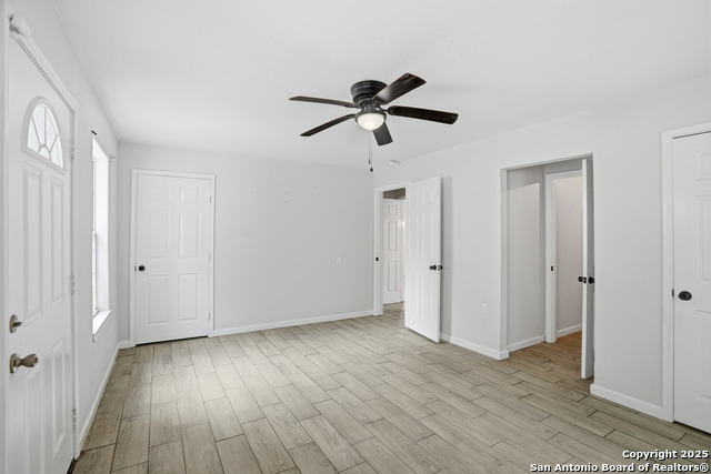 Image 17 of 49 For 807 Ne Frontage Rd.