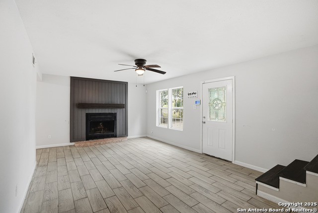 Image 2 of 49 For 807 Ne Frontage Rd.