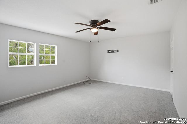 Image 25 of 49 For 807 Ne Frontage Rd.