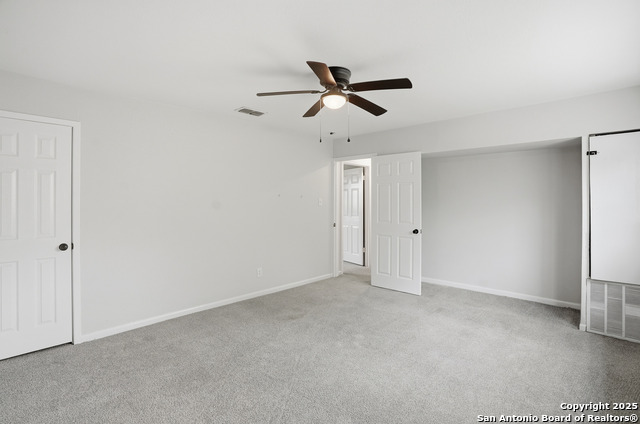 Image 26 of 49 For 807 Ne Frontage Rd.