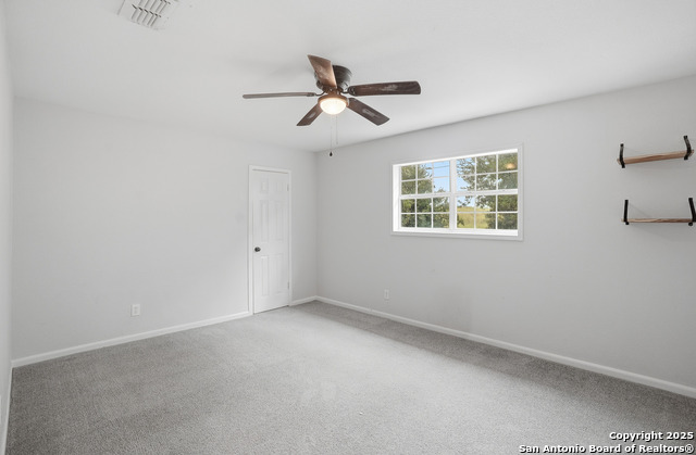 Image 27 of 49 For 807 Ne Frontage Rd.