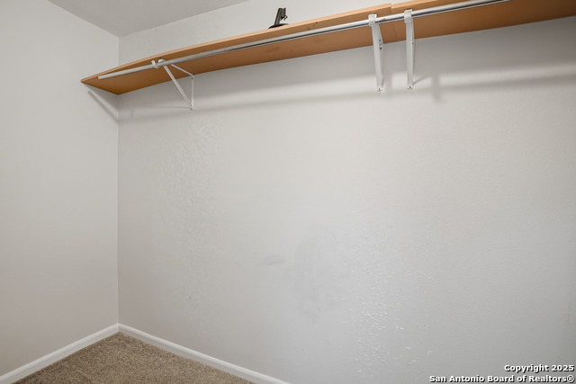 Image 31 of 49 For 807 Ne Frontage Rd.