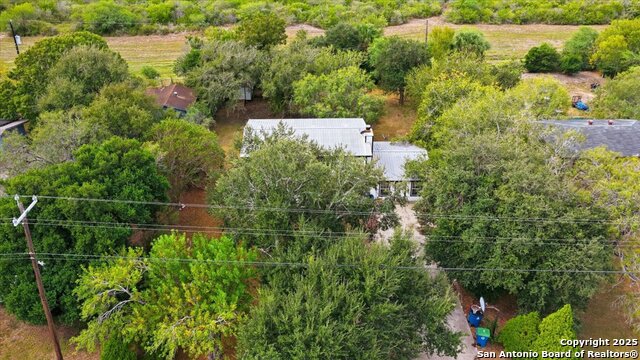 Image 41 of 49 For 807 Ne Frontage Rd.