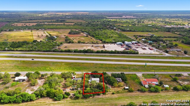 Image 43 of 49 For 807 Ne Frontage Rd.