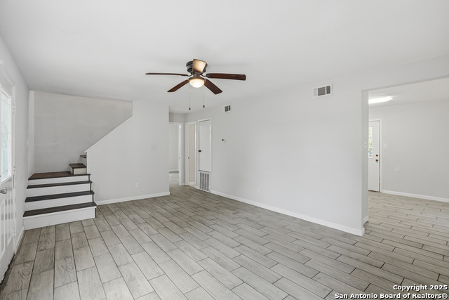 Image 6 of 49 For 807 Ne Frontage Rd.