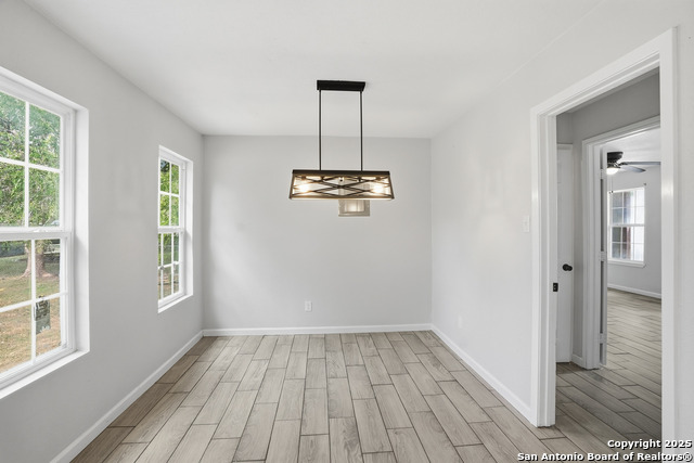 Image 7 of 49 For 807 Ne Frontage Rd.