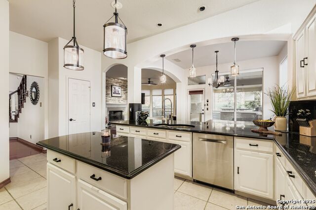 Listing photo id 8 for 34 Sable Hts