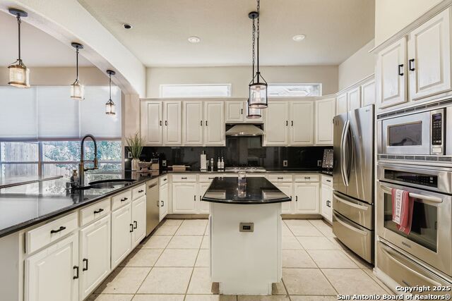 Listing photo id 9 for 34 Sable Hts