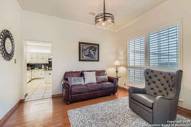 Listing photo id 4 for 34 Sable Hts