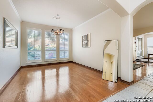 Listing photo id 5 for 34 Sable Hts